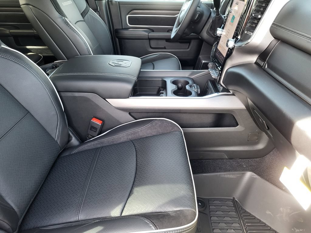 New 2026 RAM 2500 Laramie w/ Night Edition AWD/4WD image 13