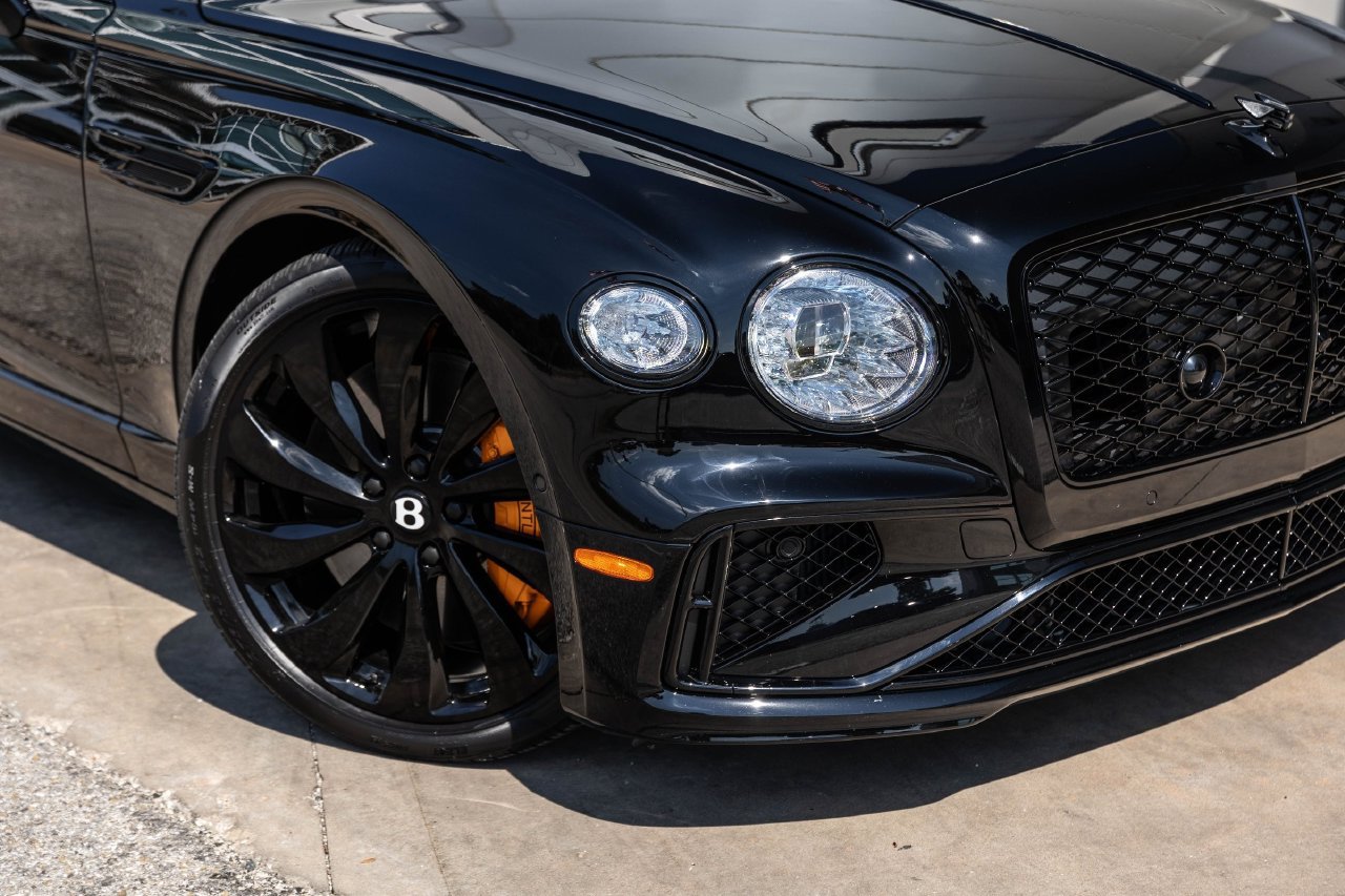 Certified 2025 Bentley Flying Spur Plug-In Hybrid AWD/4WD image 7