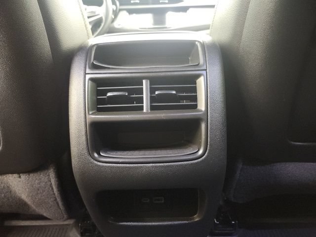 Used 2024 Cadillac XT5 Luxury FWD image 37