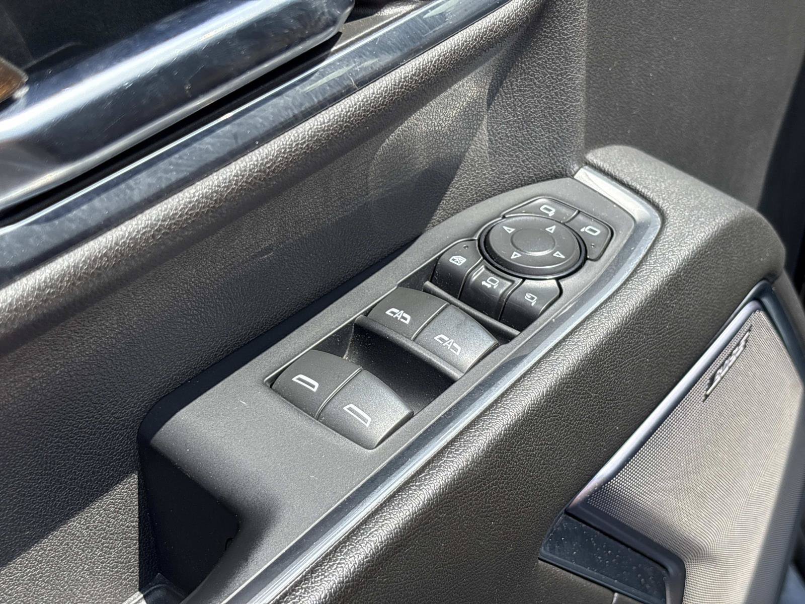 Used 2024 Chevrolet Silverado 2500 High Country w/ High Country Premium Package AWD/4WD image 15