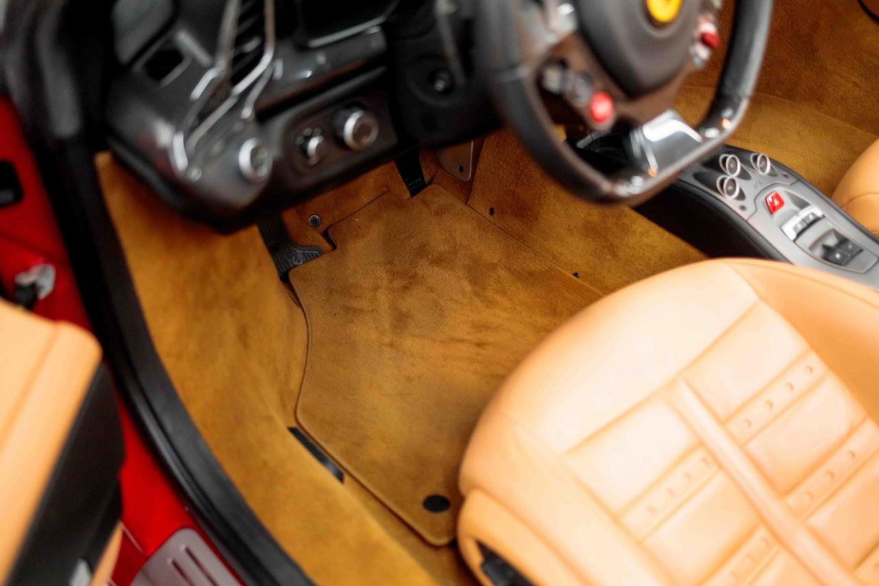 Used 2013 Ferrari 458 Spider RWD image 48