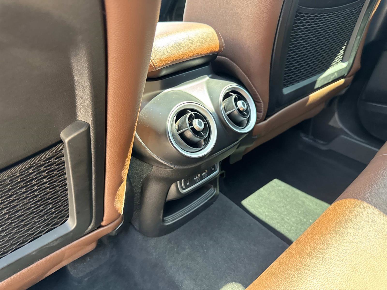 Used 2024 Alfa Romeo Stelvio Ti image 13