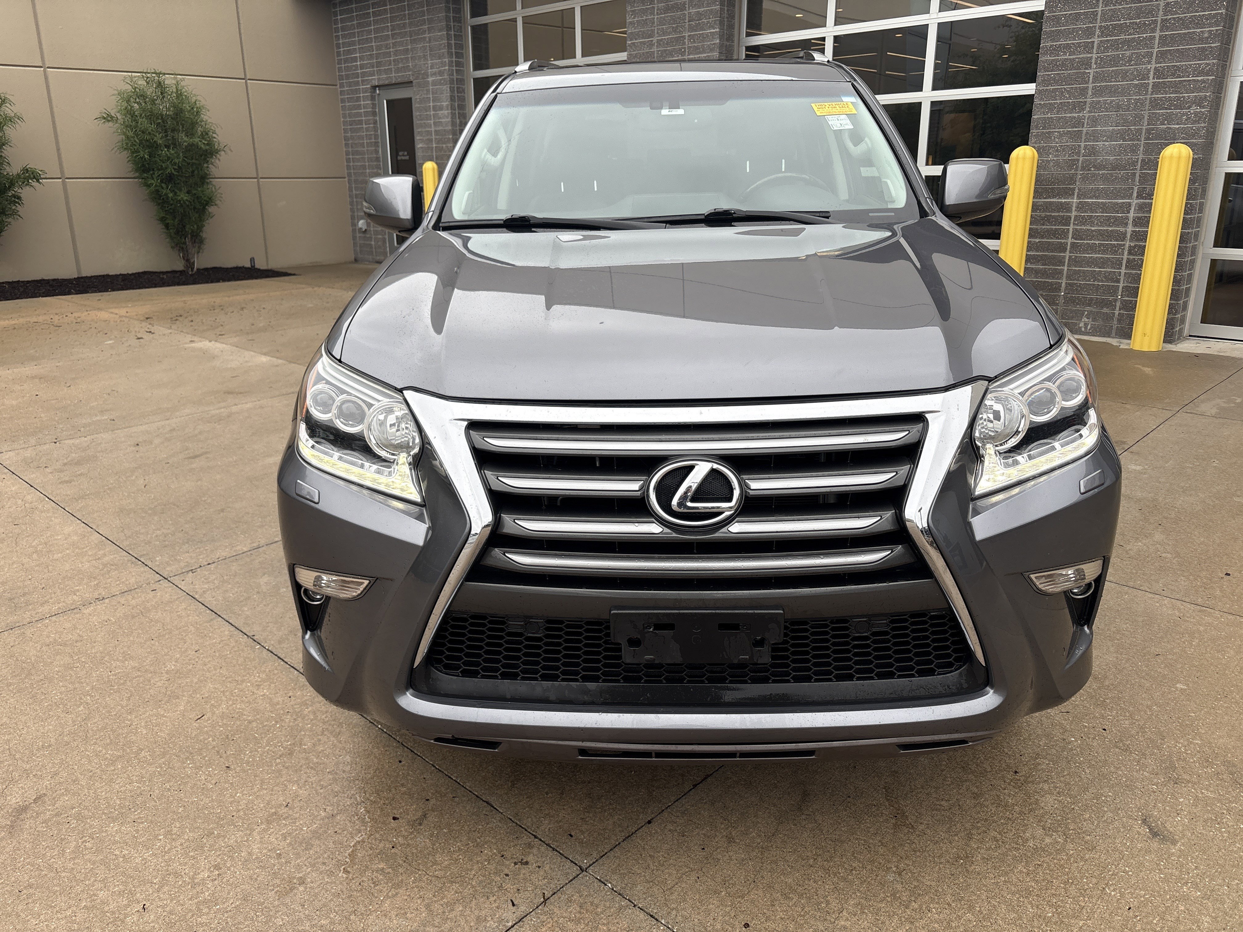 Used 2016 Lexus GX 460 w/ Premium Package AWD/4WD image 3