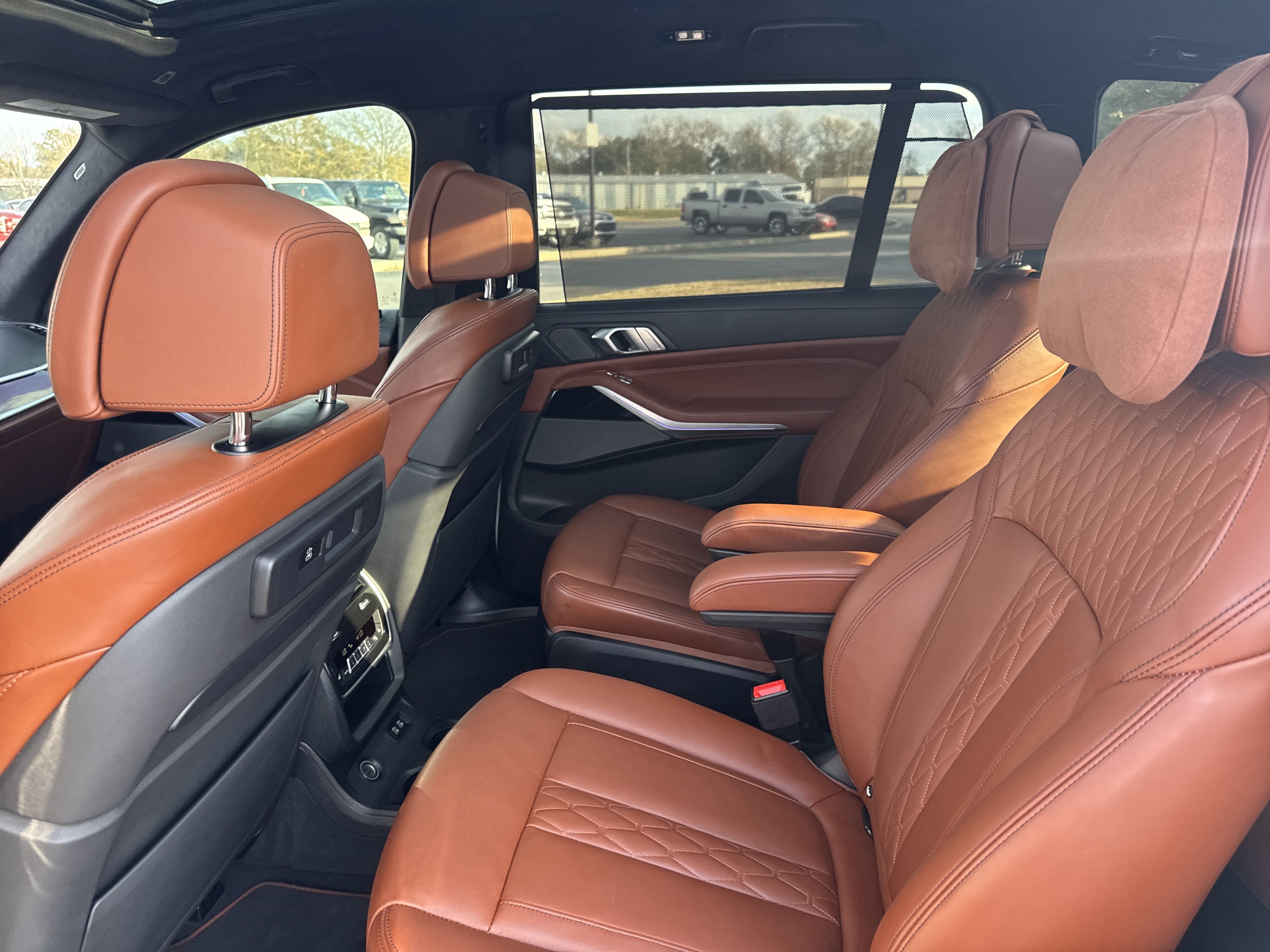 Used 2022 BMW ALPINA XB7 AWD/4WD image 24