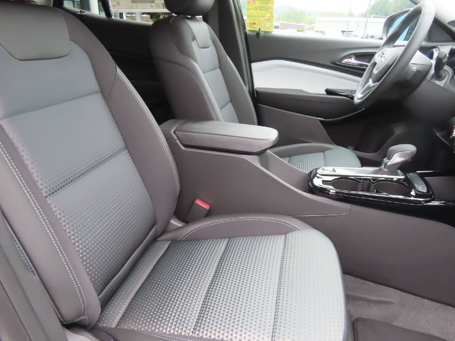 New 2026 Chevrolet Trax LT w/ Driver Confidence Package FWD image 45