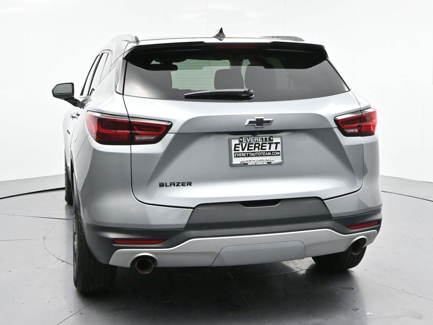 Used 2024 Chevrolet Blazer LT w/ Convenience Package FWD image 6
