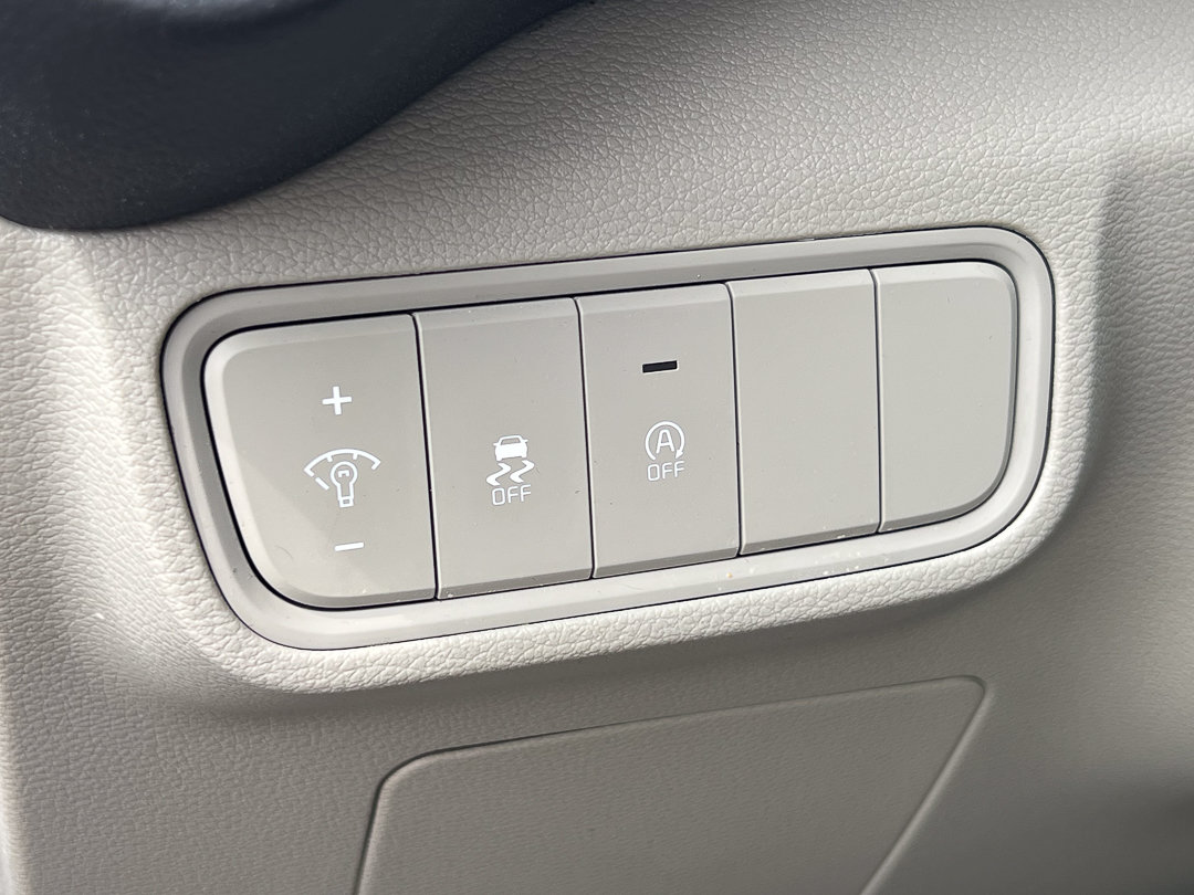 Used 2023 Kia Soul LX w/ LX Technology Package FWD image 15