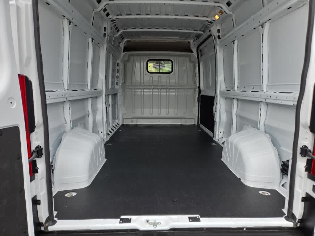 New 2025 RAM ProMaster 2500 FWD image 9