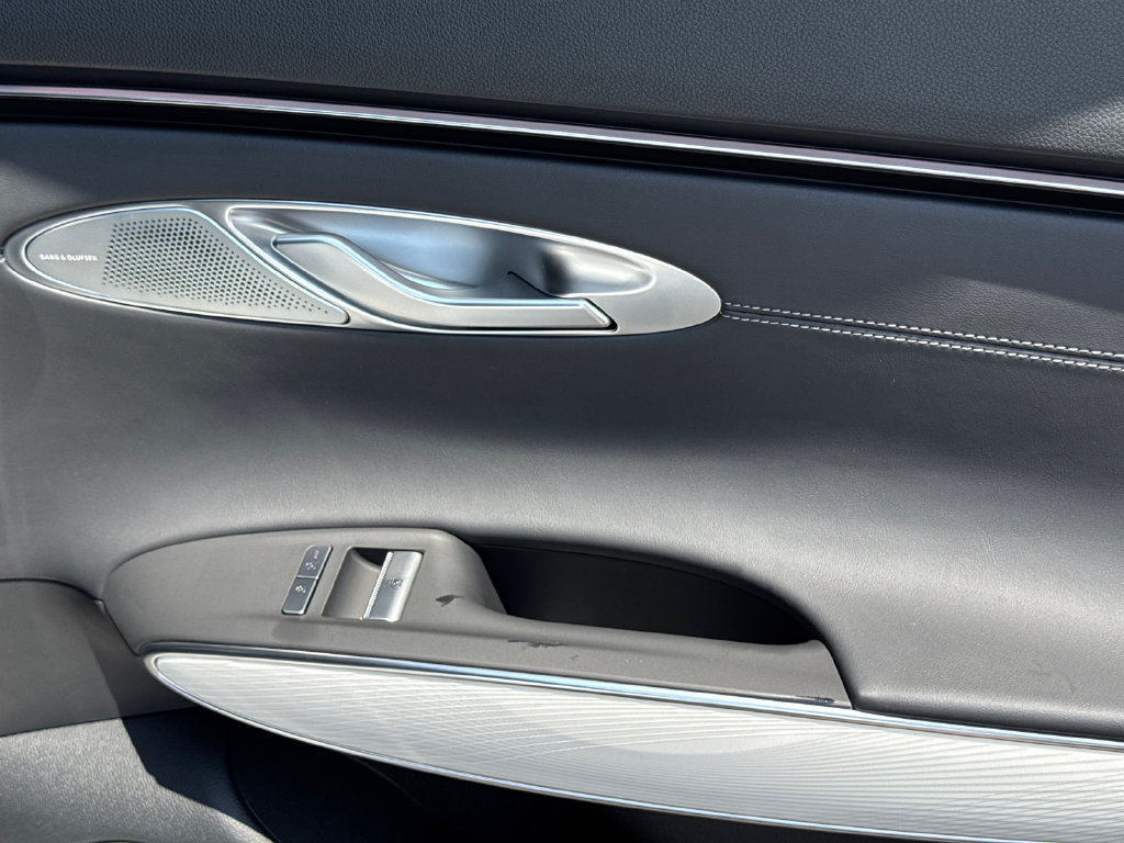 New 2026 Genesis GV70 2.5T Advanced AWD/4WD image 16