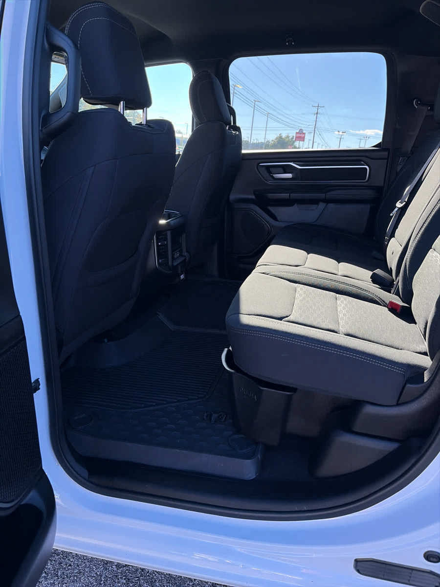 Used 2025 RAM 1500 Big Horn AWD/4WD image 31