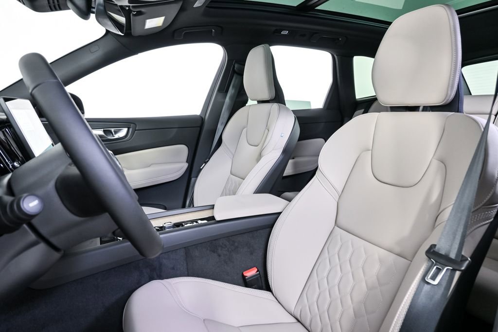 New 2026 Volvo XC60 B5 Core w/ Climate Package image 5