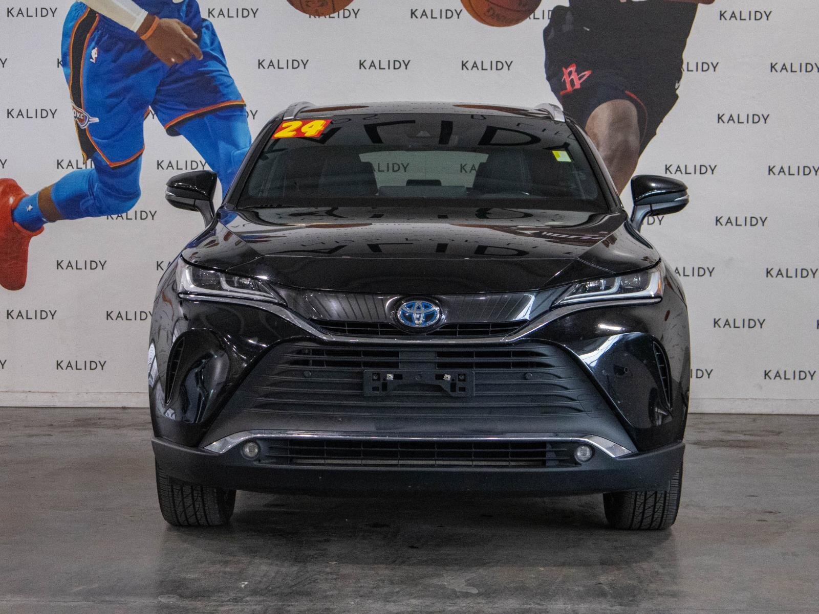 Used 2023 Toyota Venza XLE image 19