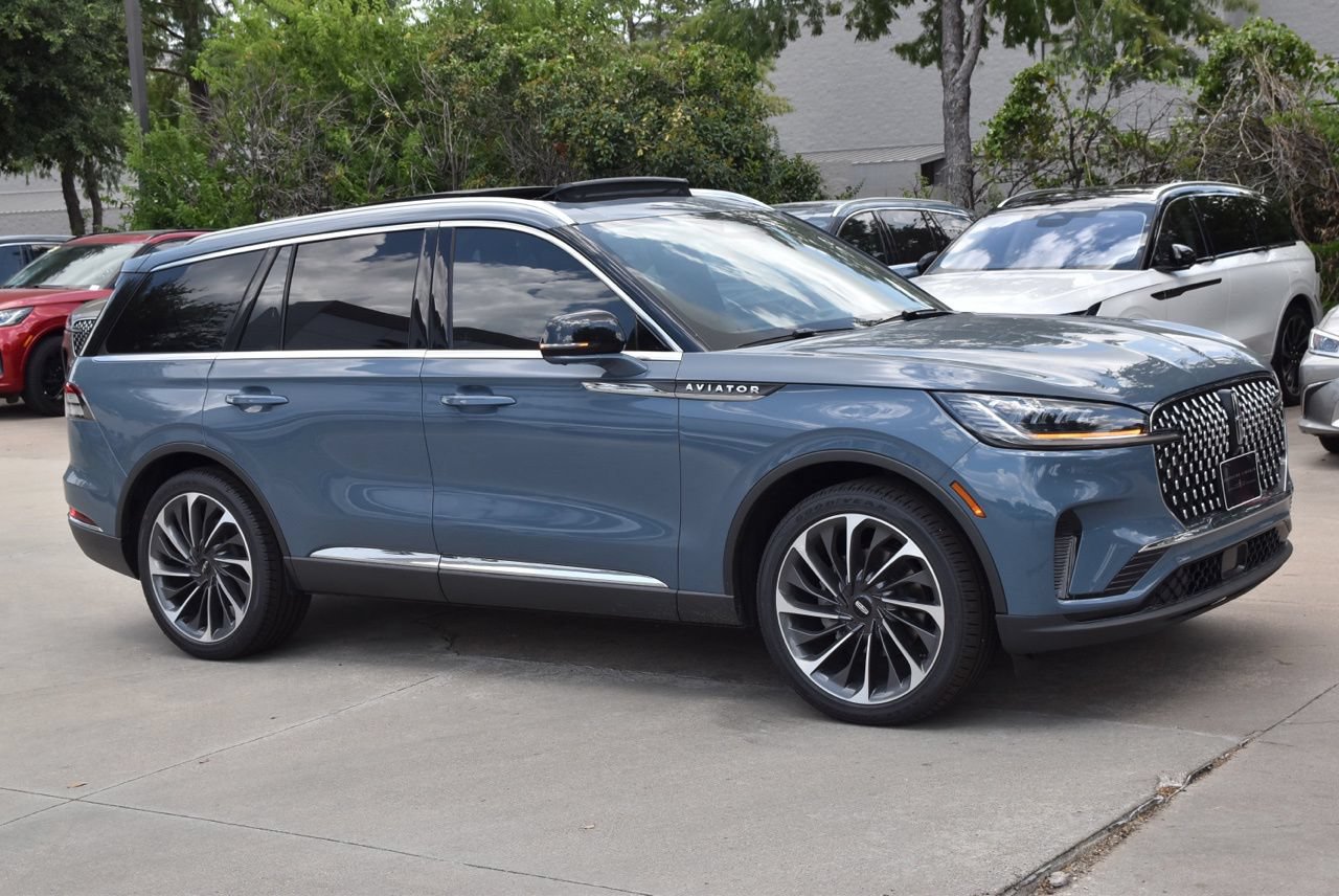New 2026 Lincoln Aviator Reserve RWD image 4