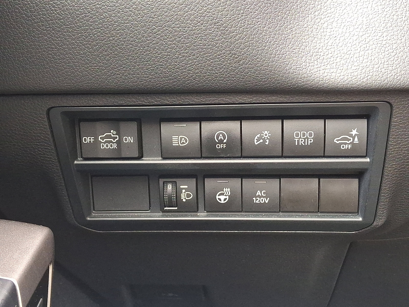 Used 2022 Toyota Tundra Limited w/ Power Package AWD/4WD image 27