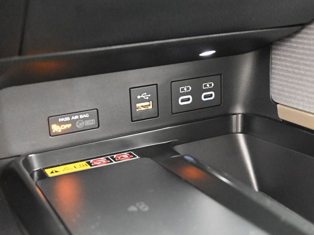 Used 2026 Toyota Camry SE w/ Convenience Package image 26