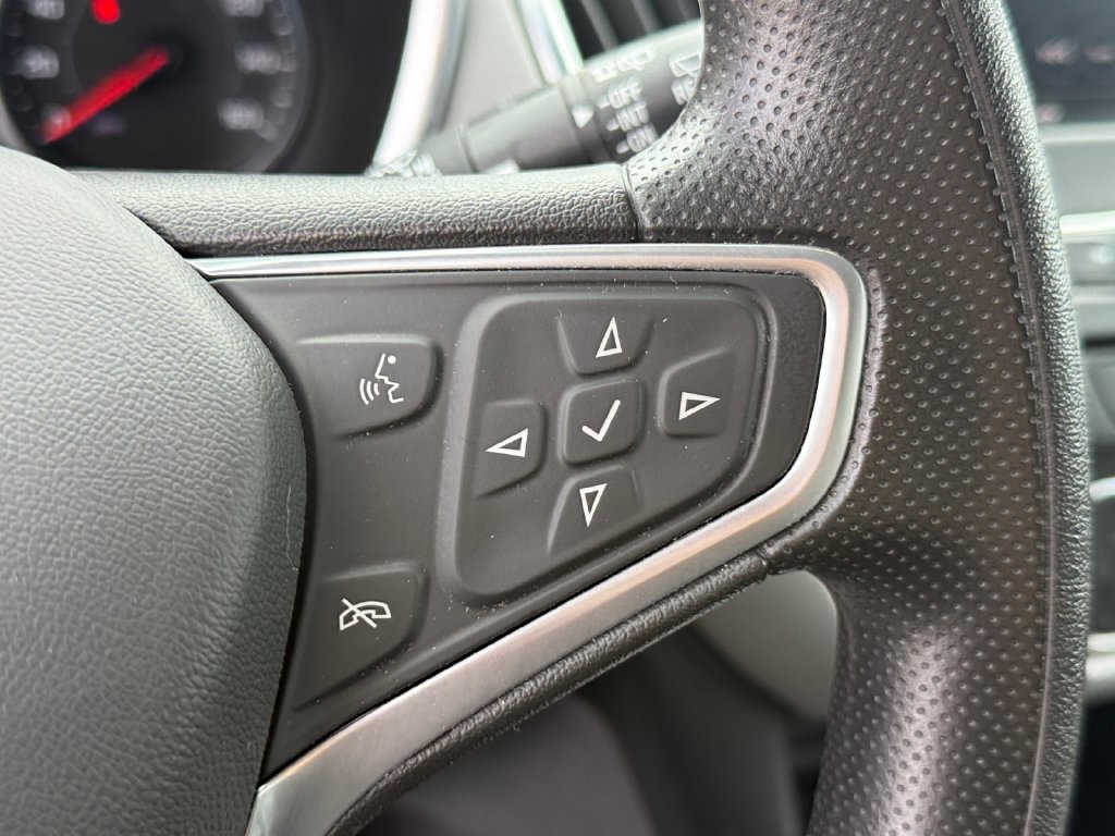 Used 2023 Chevrolet Equinox LT AWD/4WD image 18