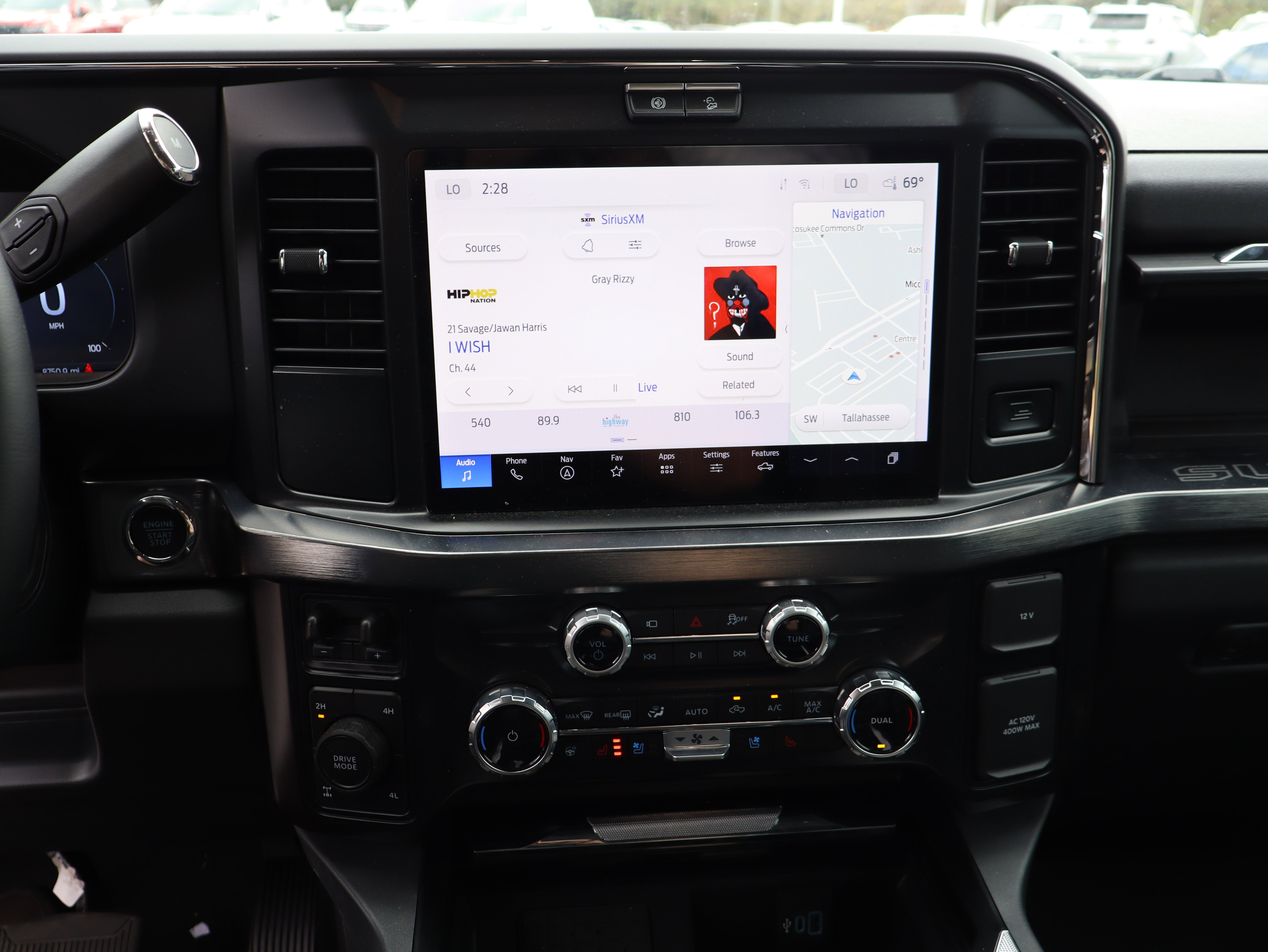 Used 2025 Ford F350 Lariat w/ Black Appearance Package image 31