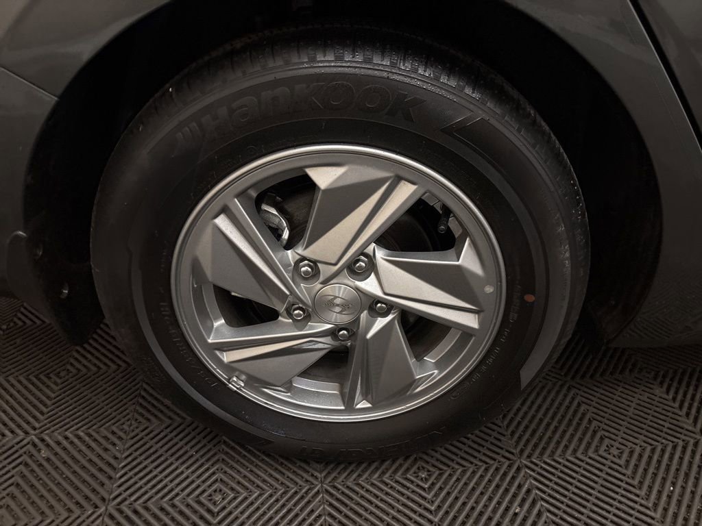 Certified 2026 Hyundai Elantra SE image 28
