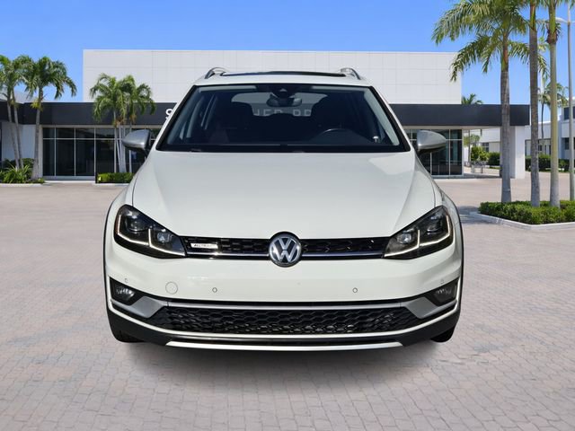 Used 2019 Volkswagen Golf Alltrack SE image 2