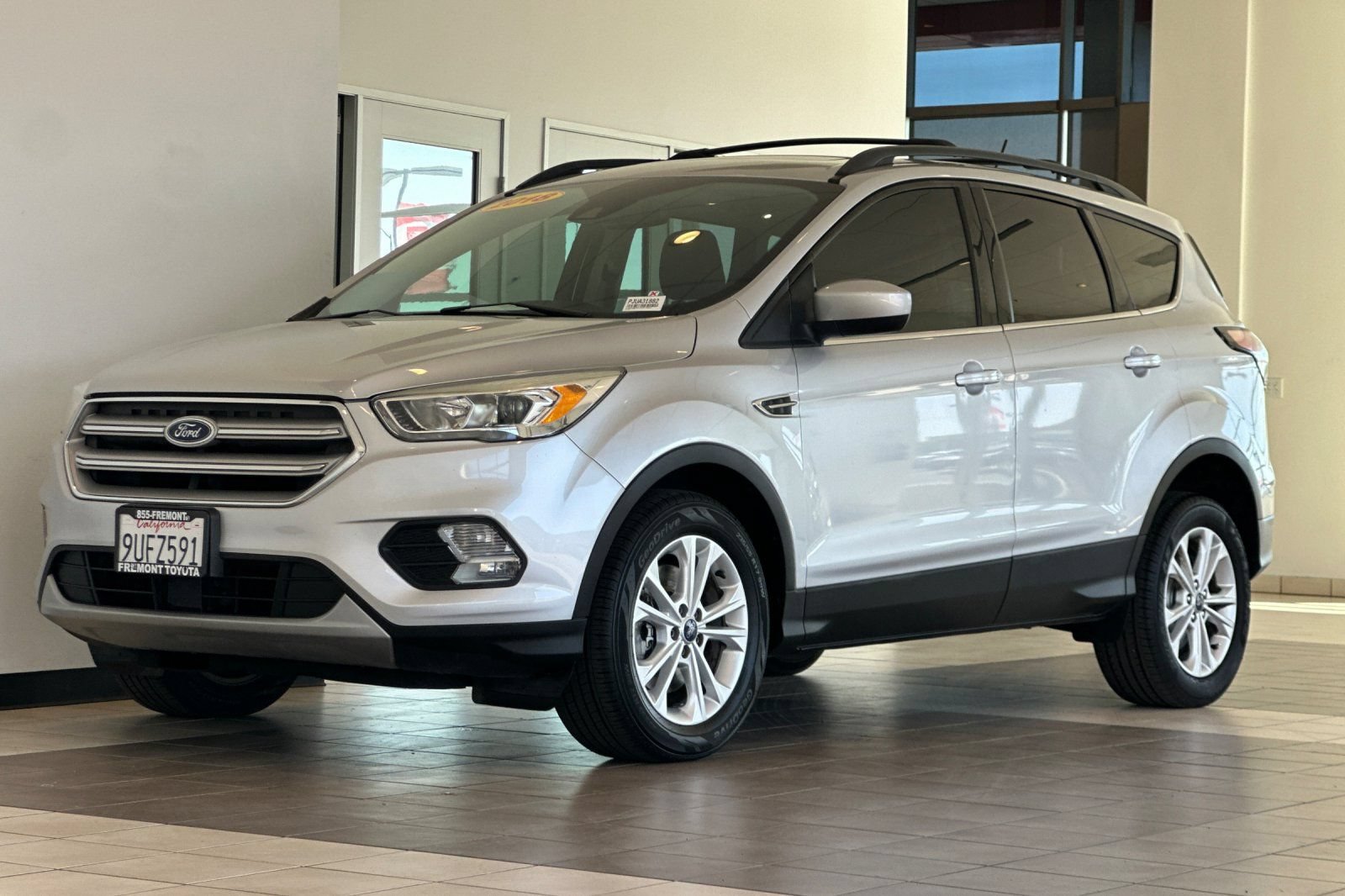 Used 2018 Ford Escape SEL w/ Ford Safe & Smart Package AWD/4WD image 8