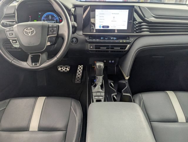 Used 2025 Toyota Camry SE FWD image 24