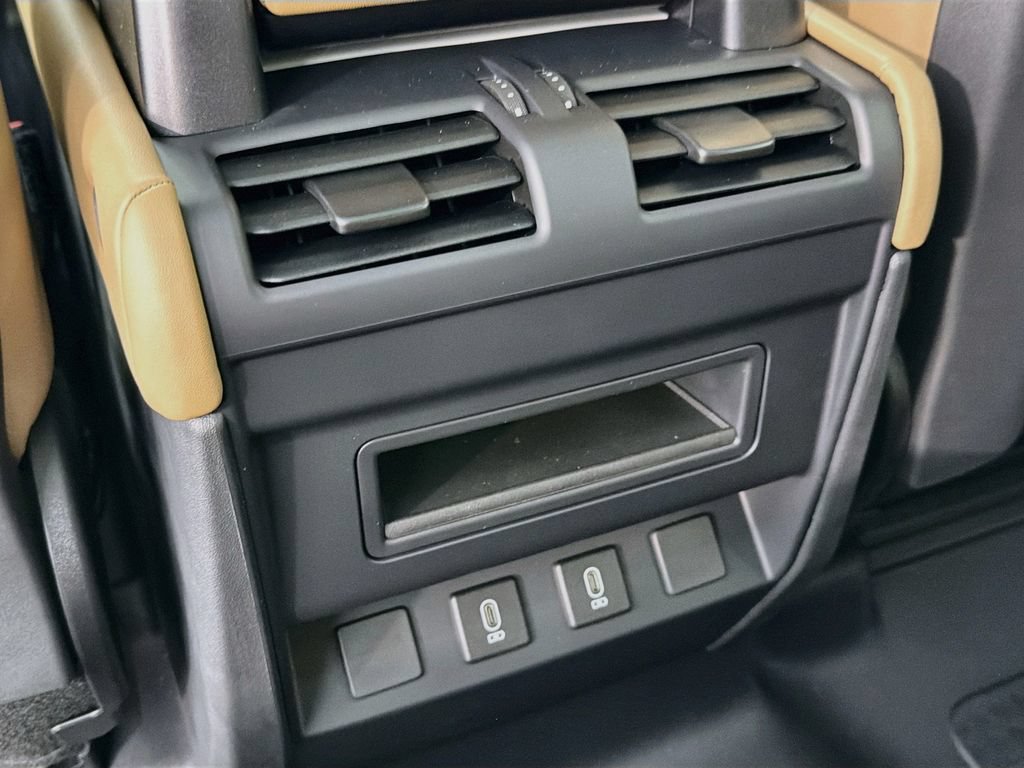 New 2026 Land Rover Defender 110 X-Dynamic SE AWD/4WD image 27