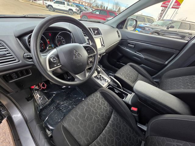 Used 2025 Mitsubishi Outlander Sport AWD image 16