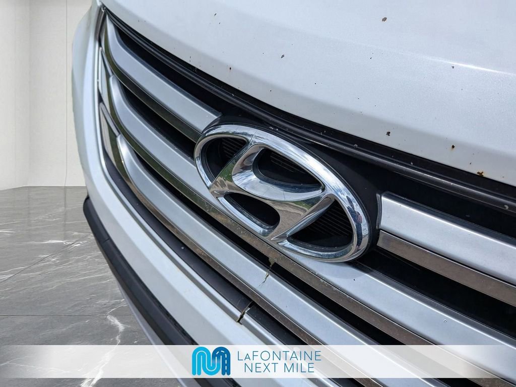 Used 2015 Hyundai Santa Fe Sport 2.0T w/ Option Group 05 AWD/4WD image 5
