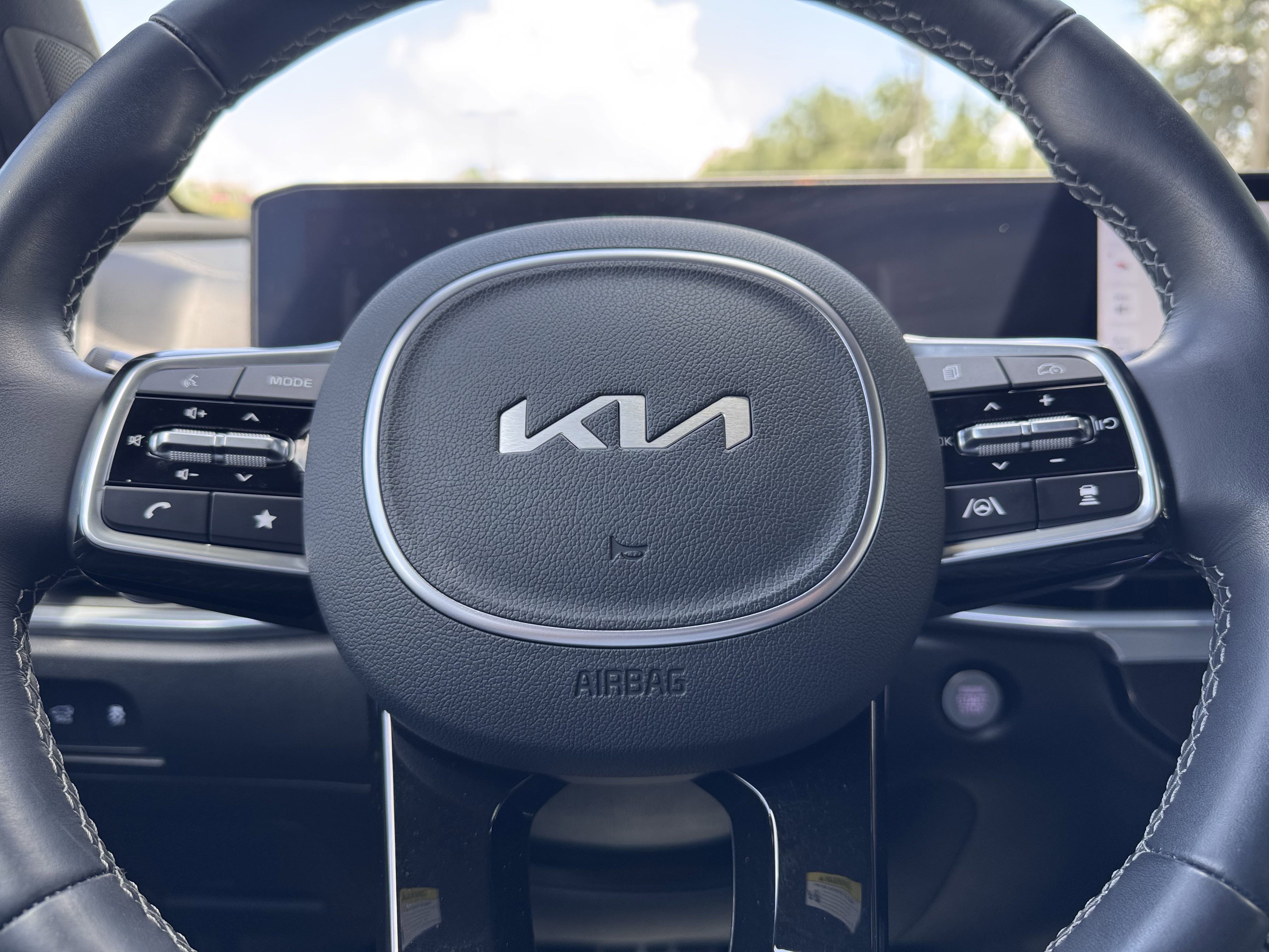 Certified 2024 Kia Sorento SX Prestige image 32