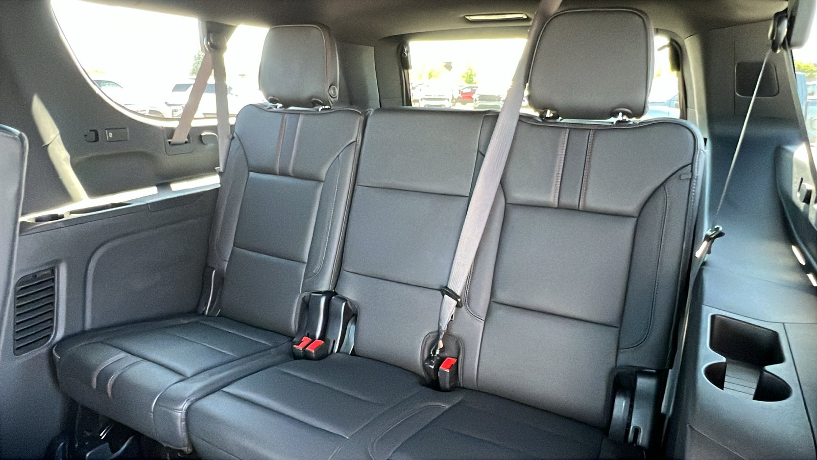 Certified 2025 Chevrolet Suburban RST w/ Comfort Package AWD/4WD image 16
