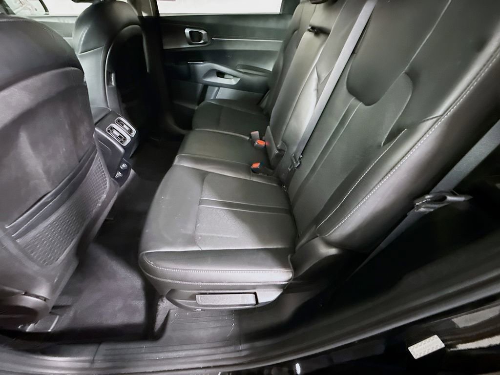Used 2022 Kia Sorento S image 28