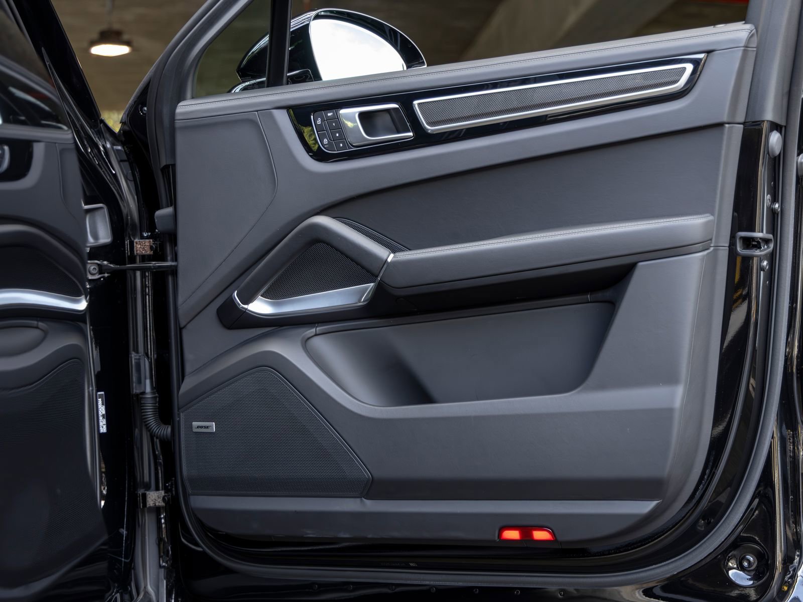Certified 2023 Porsche Cayenne Turbo AWD/4WD image 52