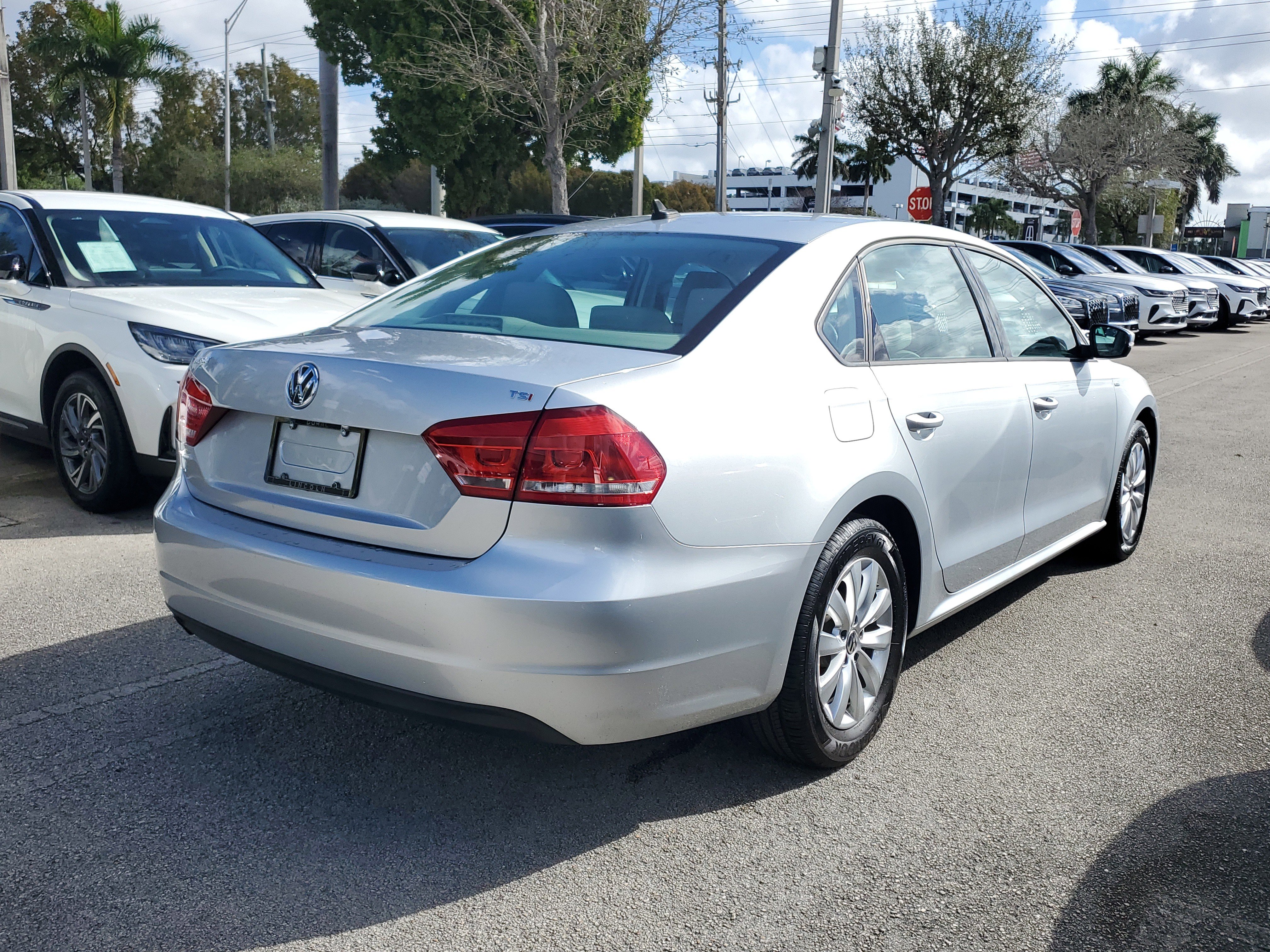 Used 2015 Volkswagen Passat 1.8T S image 6