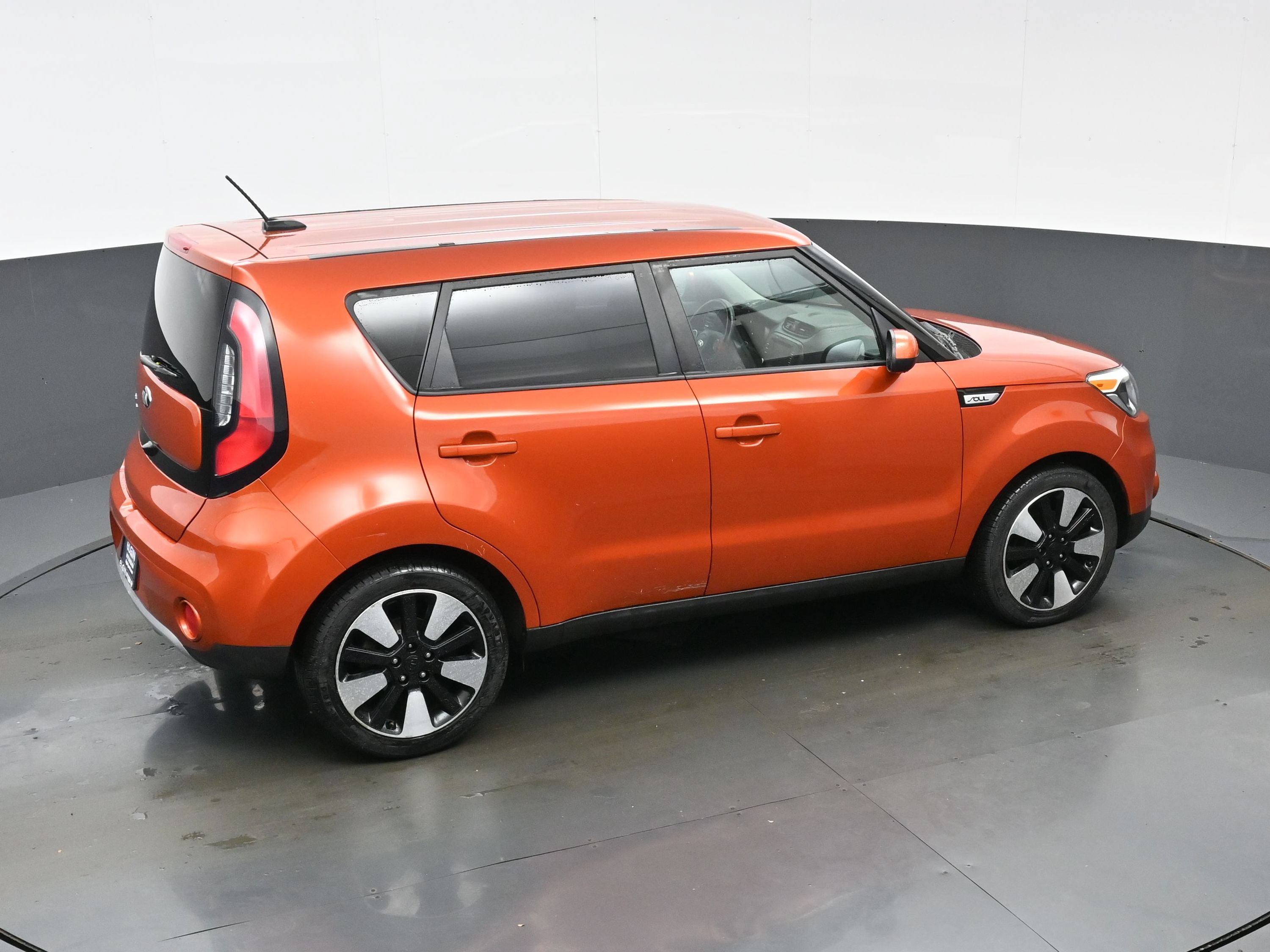 Used 2019 Kia Soul + FWD image 34