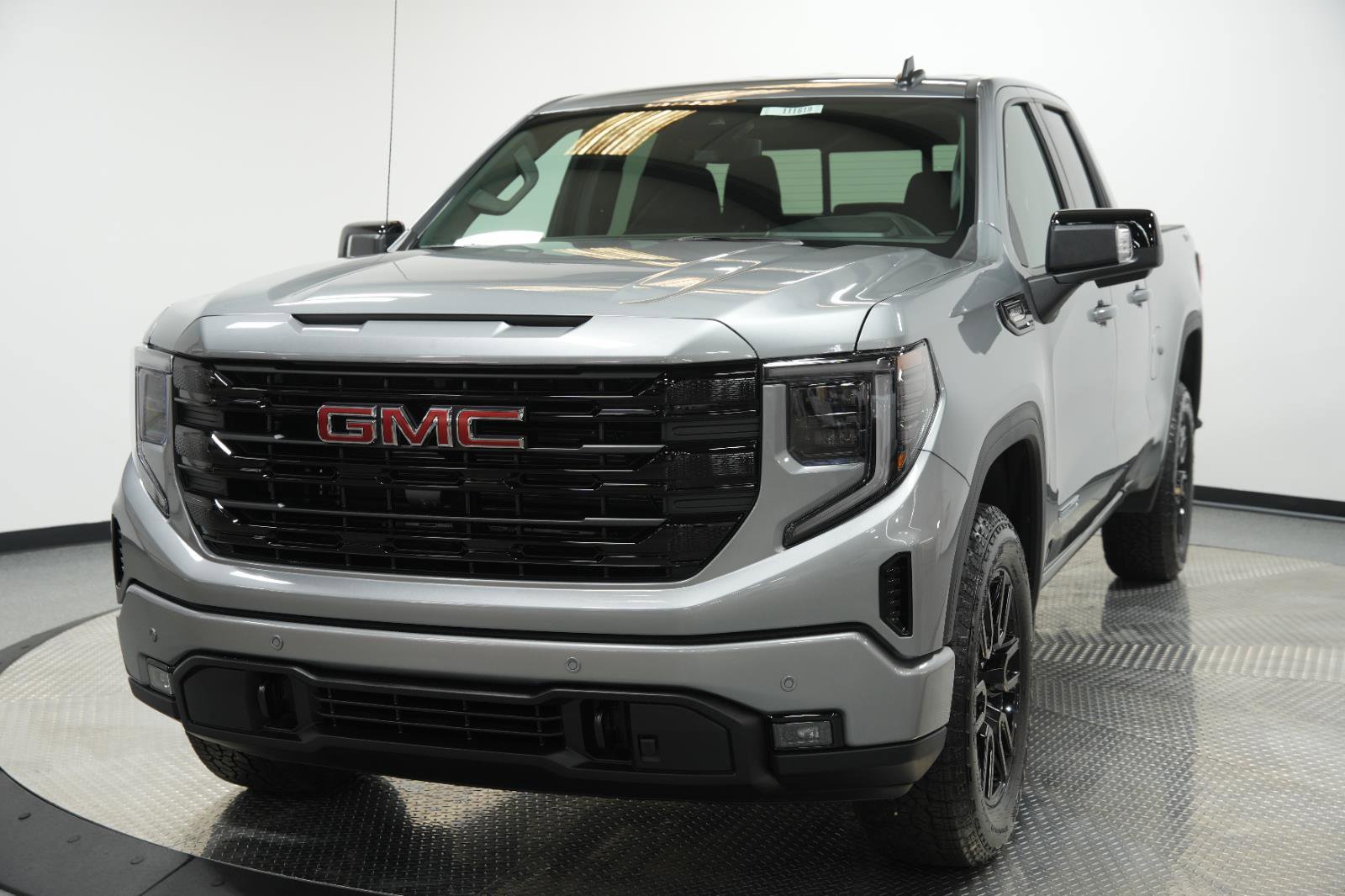 New 2025 GMC Sierra 1500 Elevation image 3