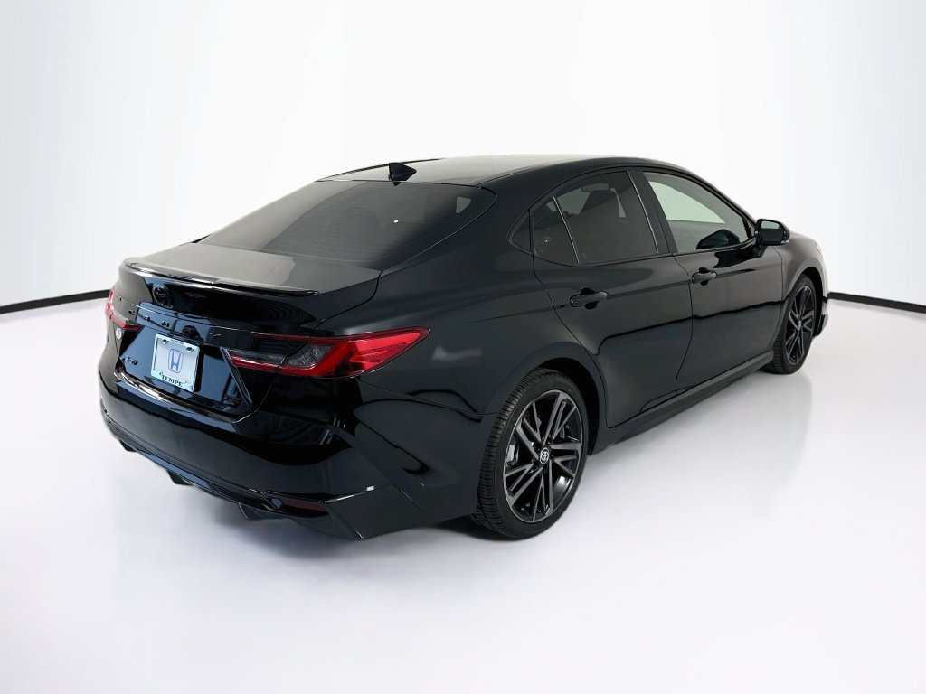 Used 2025 Toyota Camry XSE FWD image 5
