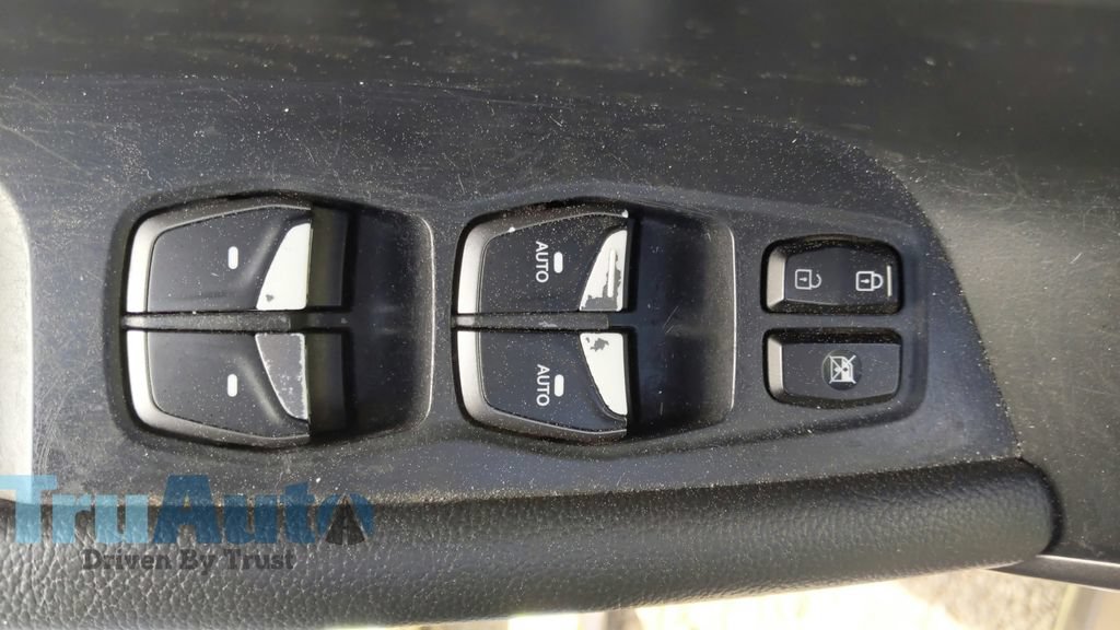 Used 2018 Hyundai Santa Fe Sport FWD image 19