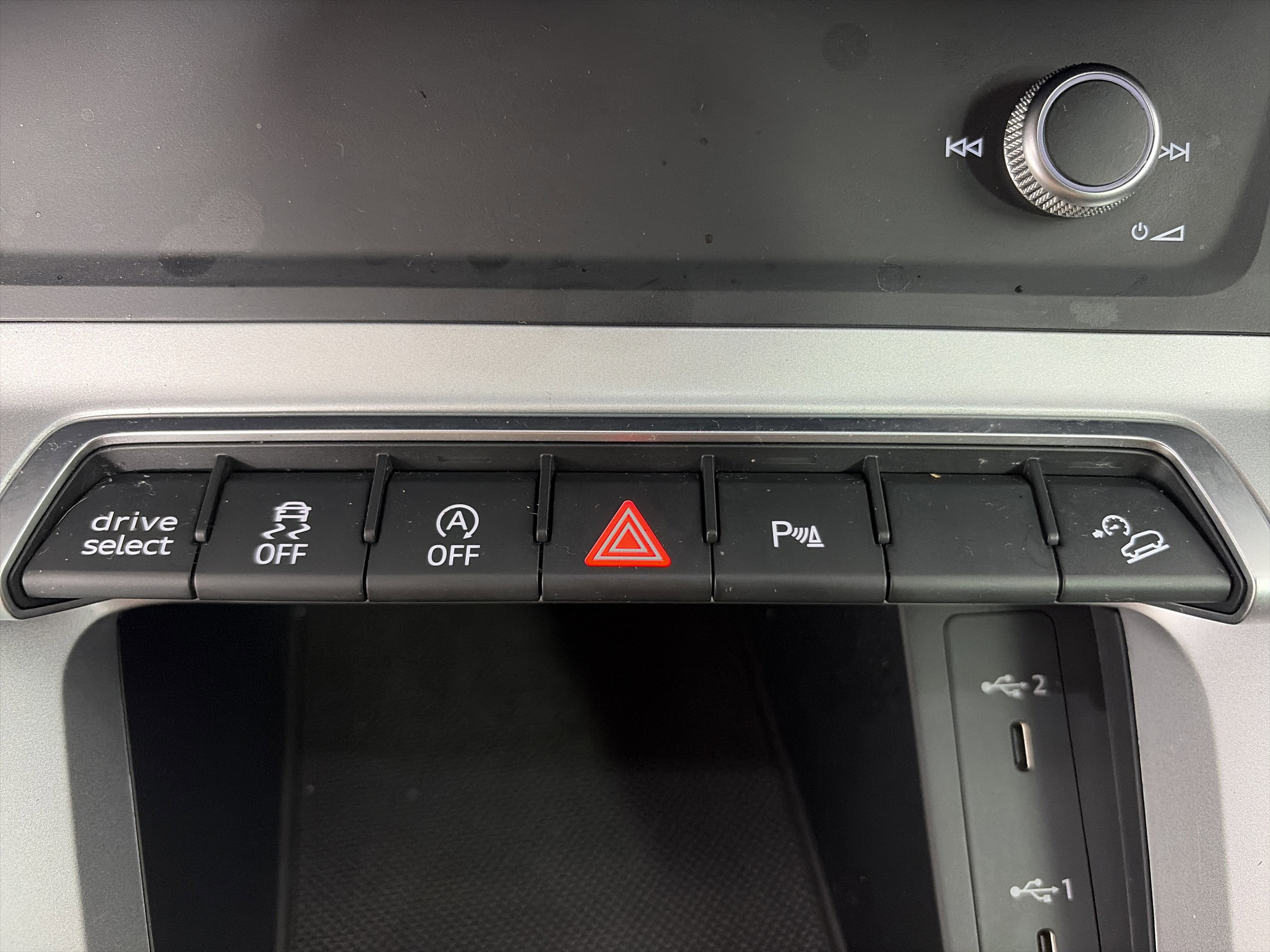 Used 2025 Audi Q3 2.0T Premium image 27