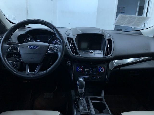 Used 2019 Ford Escape SEL w/ SEL Sport Appearance Package image 18