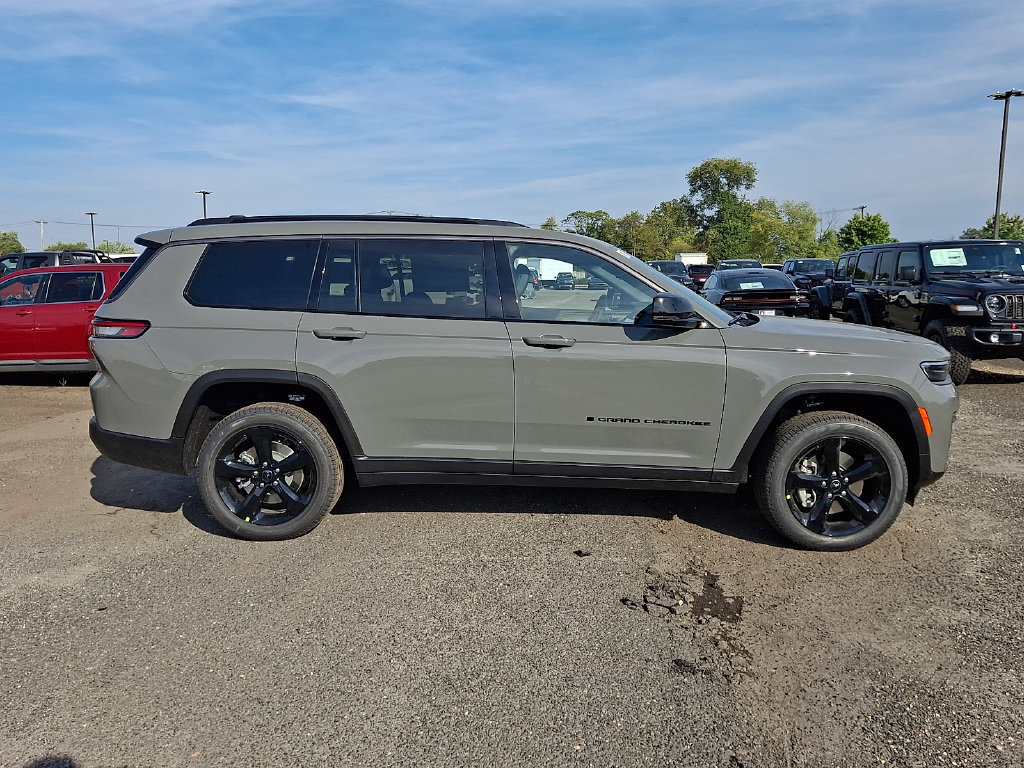 New 2027 Jeep Grand Cherokee L Limited AWD/4WD image 9
