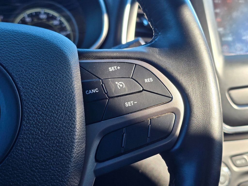 Used 2019 Jeep Cherokee Latitude Plus image 35