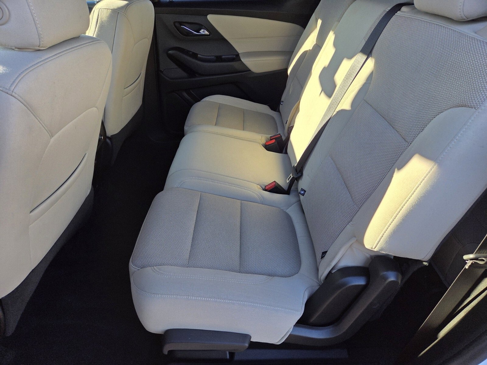 Used 2023 Chevrolet Traverse LS w/ Safety Package image 11