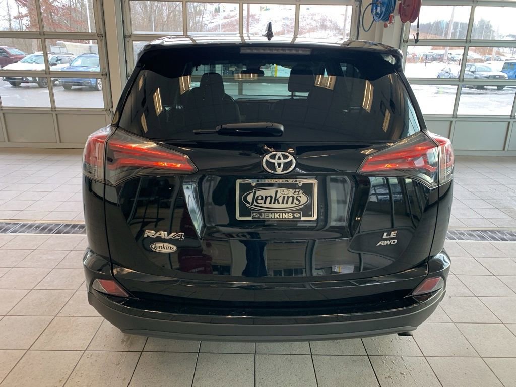 Used 2018 Toyota RAV4 LE image 13