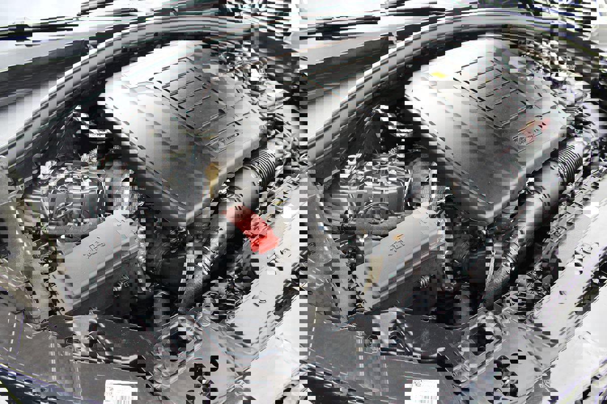 Used 2021 Land Rover Range Rover Velar R-Dynamic S image 38