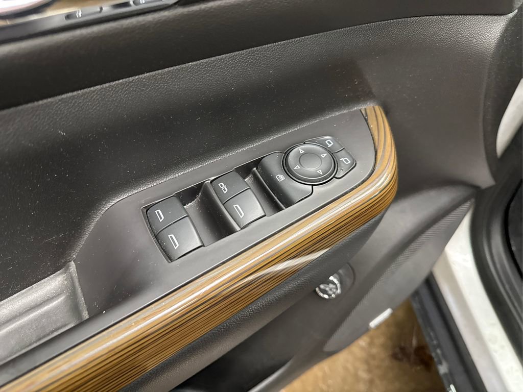 Used 2019 GMC Acadia SLE w/ LPO, Floor Liner Package image 34