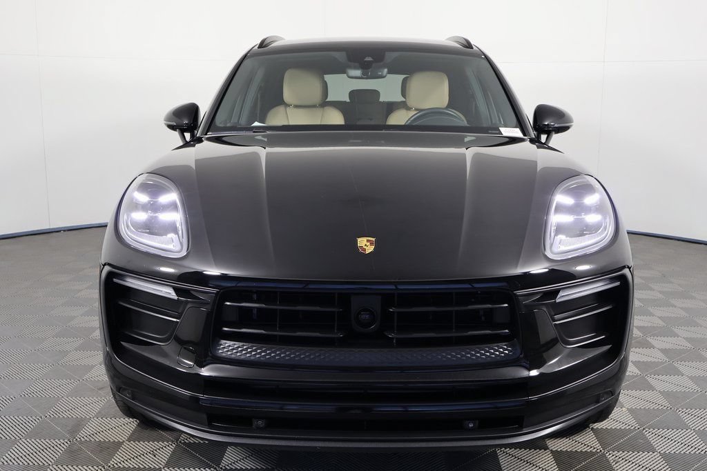 Used 2024 Porsche Macan AWD/4WD image 2