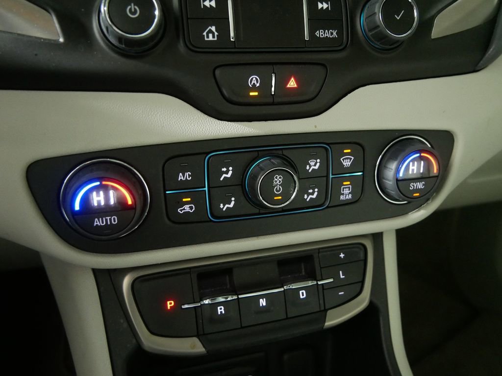 Used 2024 GMC Terrain Denali w/ Denali Premium Package image 27