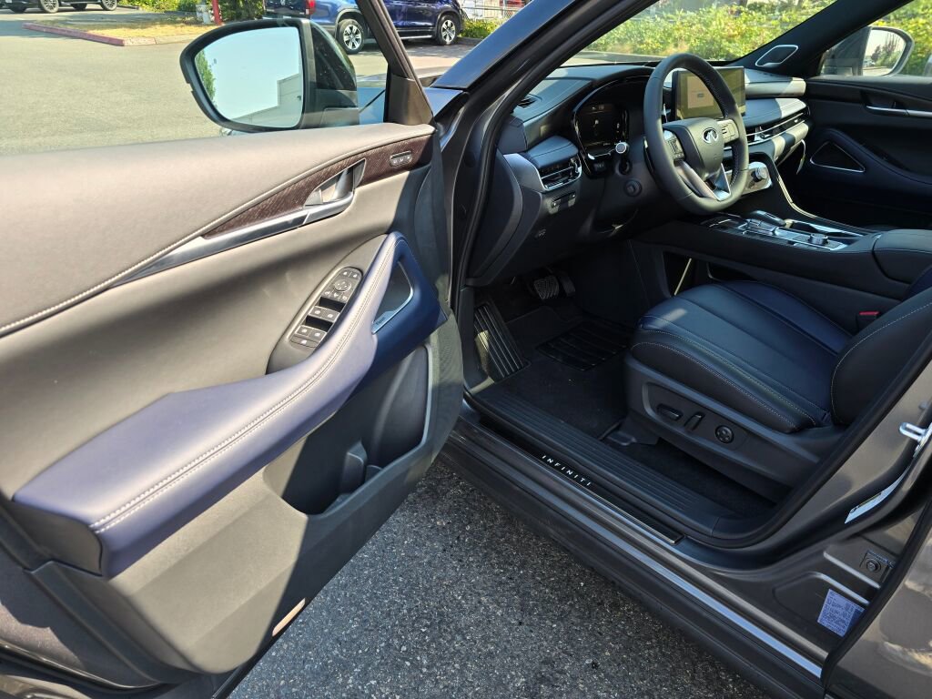 New 2026 INFINITI QX60 Sport w/ Dark Cargo Package image 20
