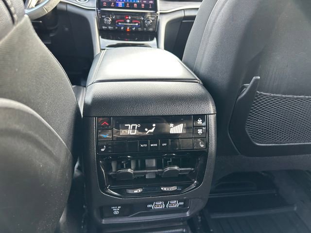 Used 2025 Jeep Grand Cherokee L Limited w/ Black Appearance Package AWD/4WD image 16