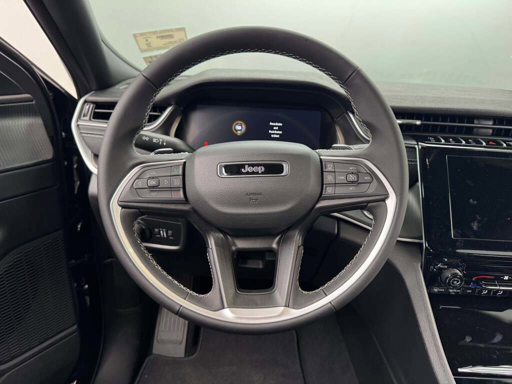 New 2025 Jeep Grand Cherokee L Laredo image 20